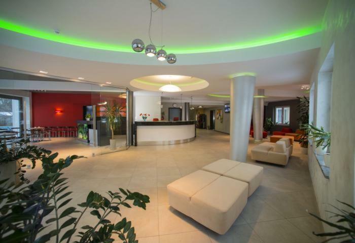 Zem-Tourist Hotel พุสท์โคโว ภายนอก รูปภาพ